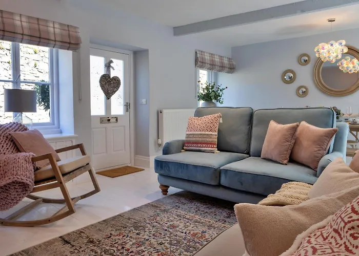Finest Retreats - Sisu Bakewell, Limestones Cottage