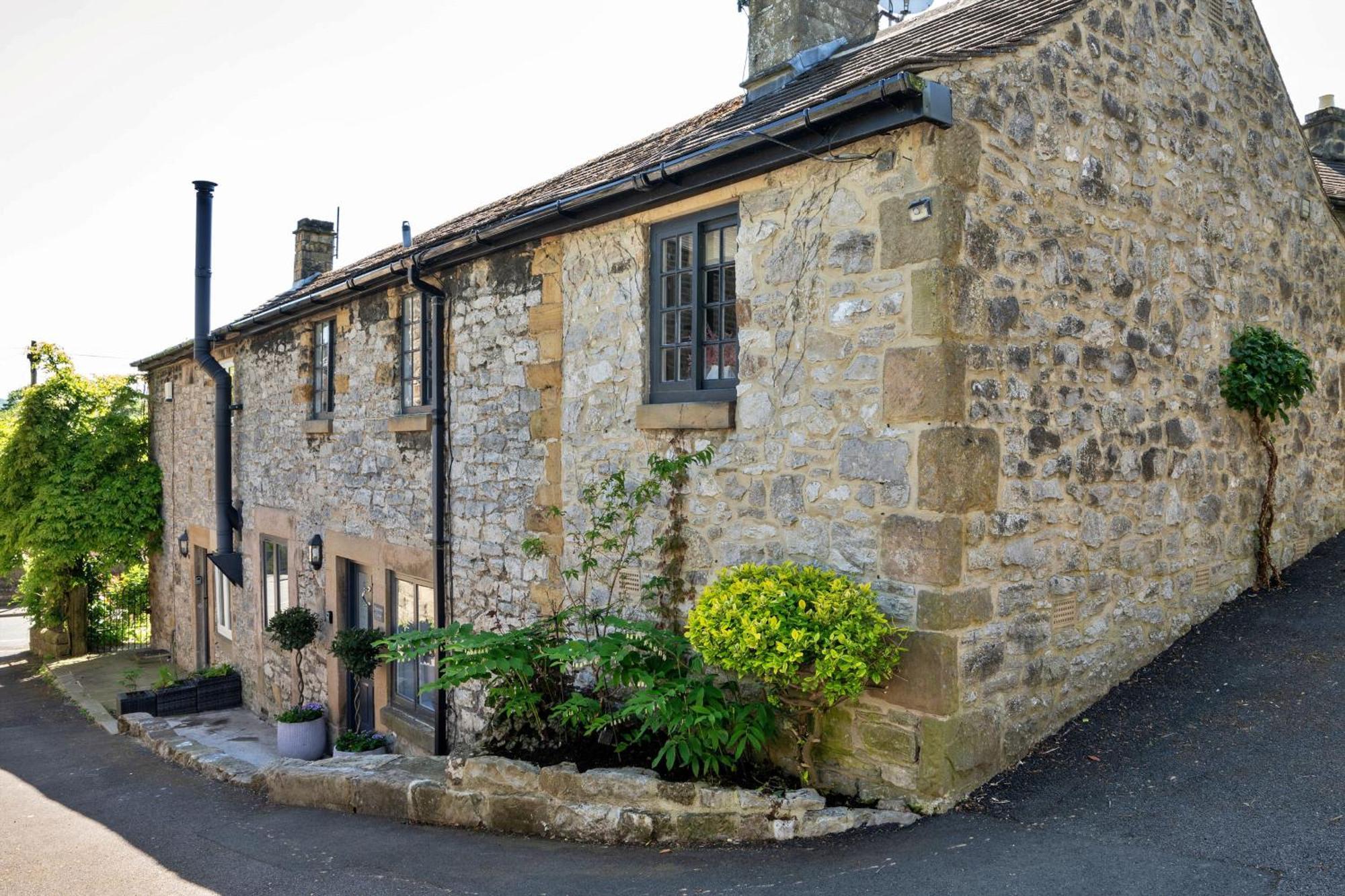 Finest Retreats - Sisu Bakewell, Limestones Bakewell
